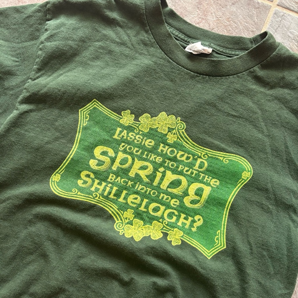 Vintage irish spring comedy shirt in green